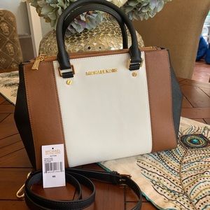 Michael Kors Sutton Medium